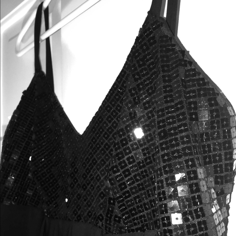 Sparking black sequin dress